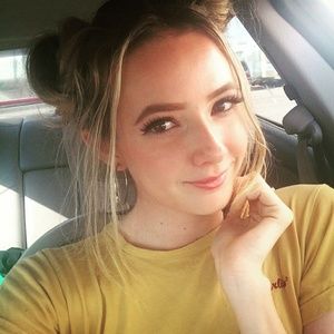 Meet your Posher, Carrie